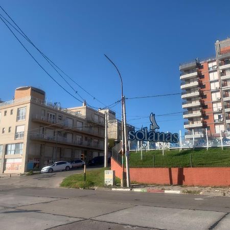 Mar del Plata frente al mar Biblioteca Exterior foto